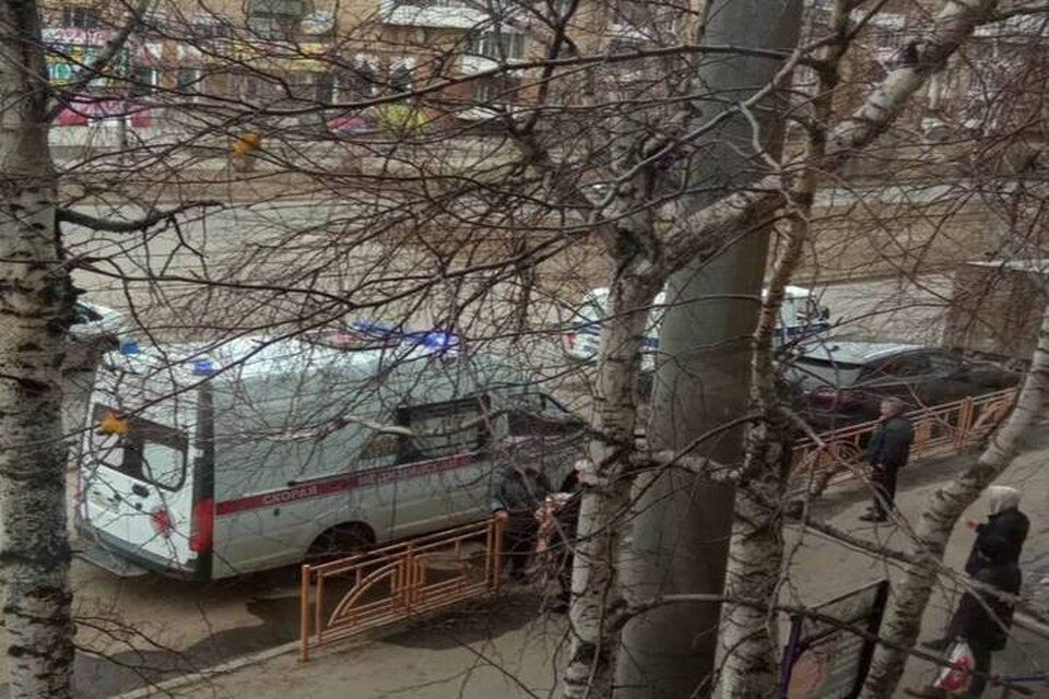     В Ангарске 4 апреля 2023 года мужчина случайно упал с высоты пятого этажа