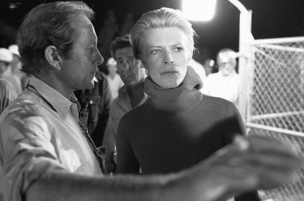 Николас Роуг и Дэвид Боуи на съемках "Человека, который упал на Землю" (1976)