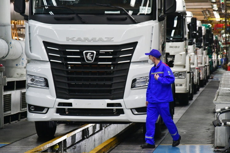 Никогда раньше в третий месяц года продажи на российском рынке не превышали 10 тыс. В марте 2023 года на российском рынке (по предварительным данным) было продано 10 062 тяжёлых грузовика.