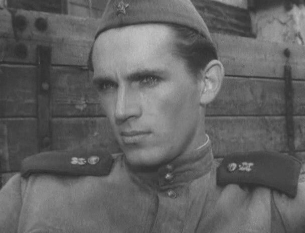 Станислав Любшин в фильме "Сегодня увольнения не будет" источник: kino-teatr.ru