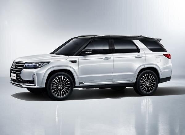     Changan CS95. Фото Changan