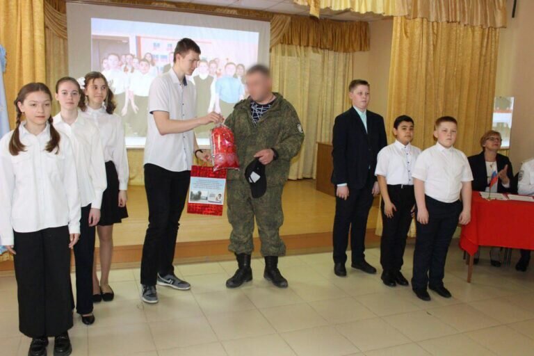    Участники спецоперации в отпуске встретились со школьниками Сорочинска Кристина Просвиркина