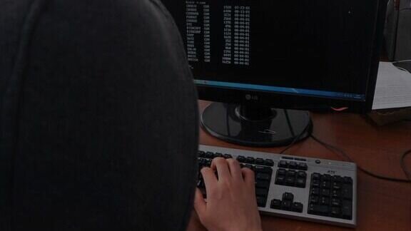     Сервис по поиску работы Superjob опубликовал список самых высокооплачиваемых вакансий по итогам апреля. Лидерами стали программист и лазерный хирург.