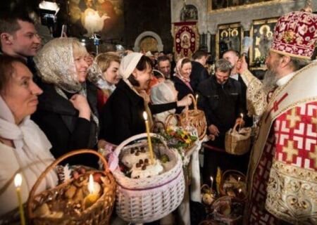    Киевская администрация отменила ночное пасхальное богослужение в храмах Киева