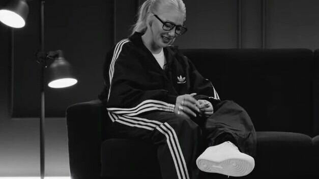     Известная телеведущая Анастасия Ивлеева назвала жителей Нижнего Новгорода «нижненовгородчанцами». Такое искаженное слово прозвучало в эфире комического шоу «Контакты» Антона Шастуна.