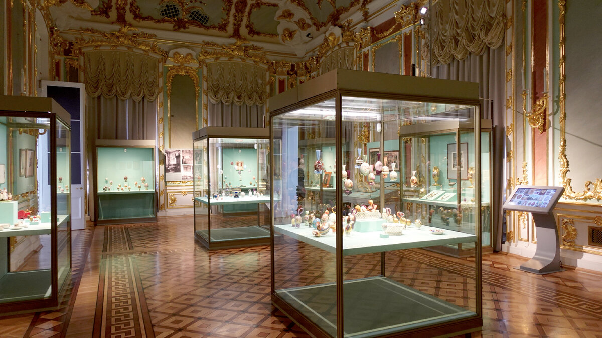 Выставка "Пасха в России". Малая церковь Зимнего дворца 