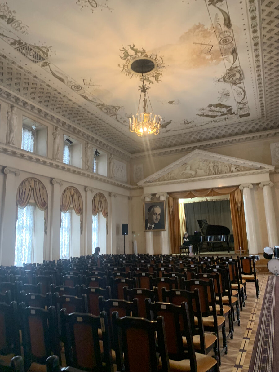 Фото автора. Большой Бальный Концертный Зал Веры Фирсановой 