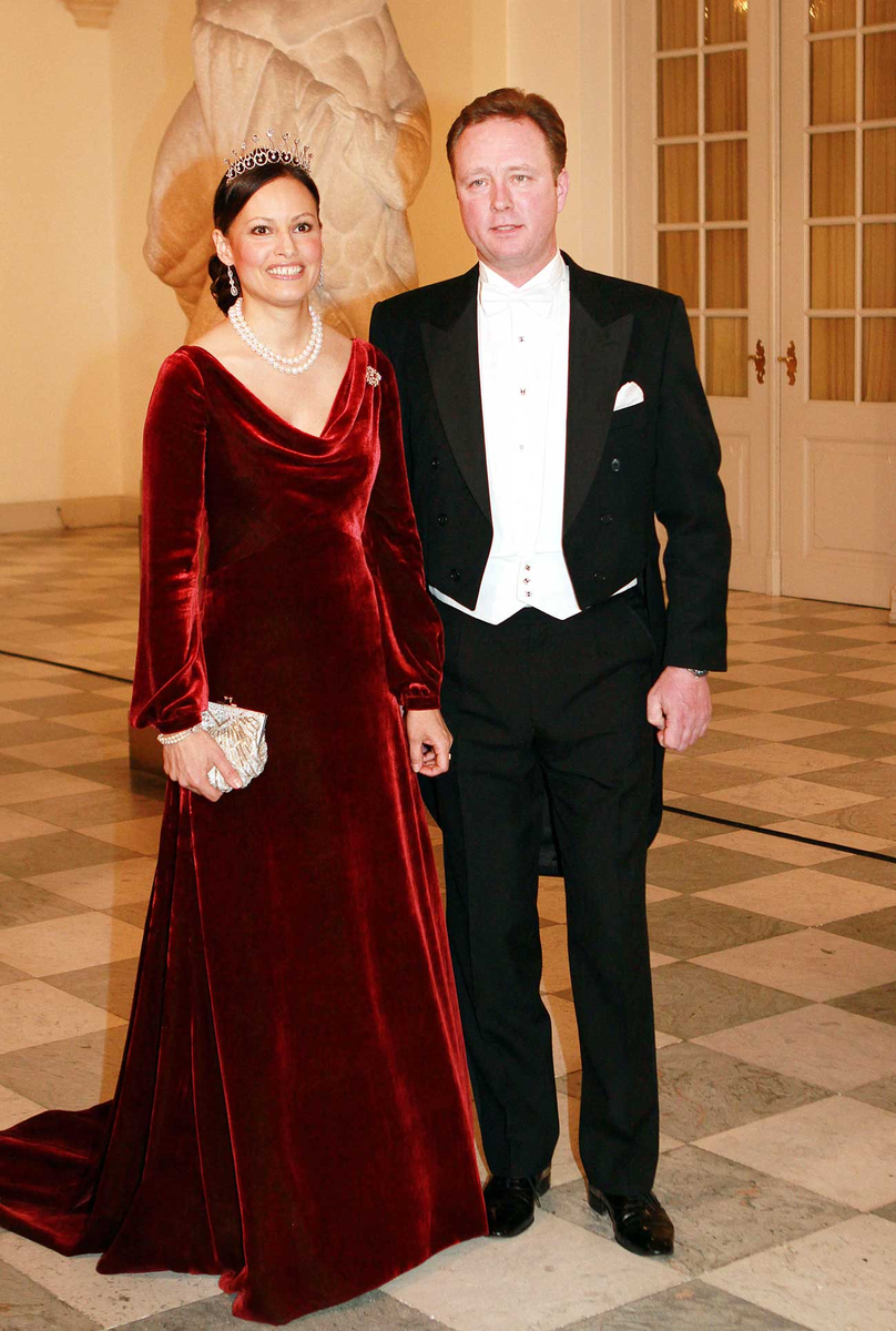 Принц Густав и принцесса Карина впервые станут родителями в 54 года. Ребенка родит суррогатная мать