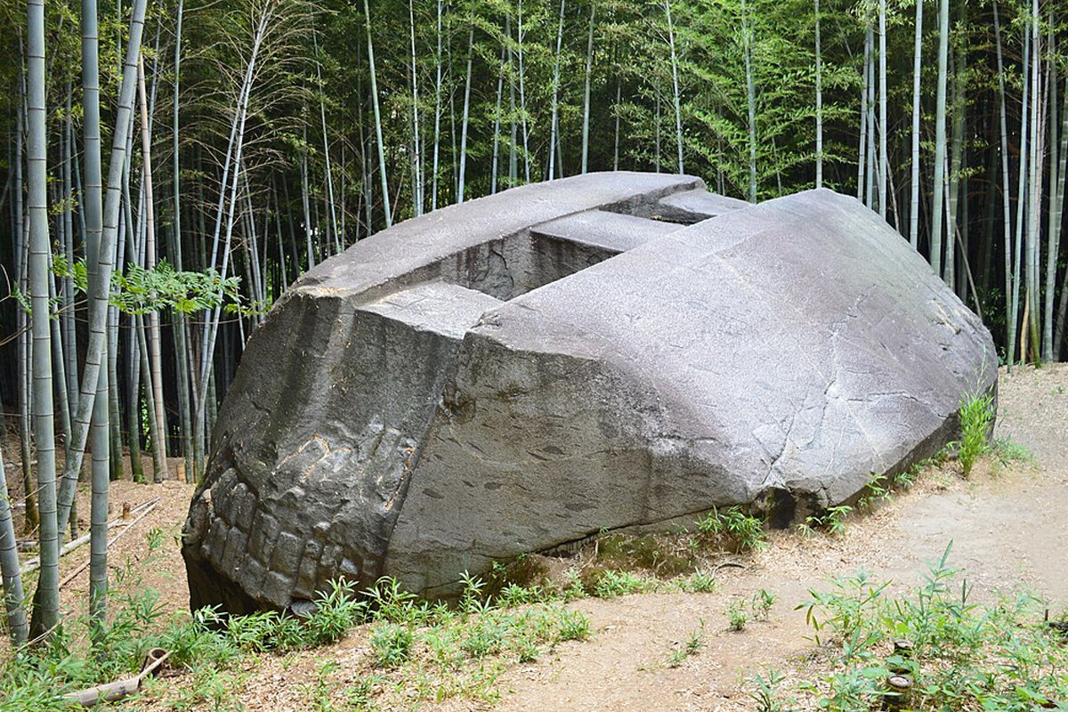 Каменный корабль Курган Анунд