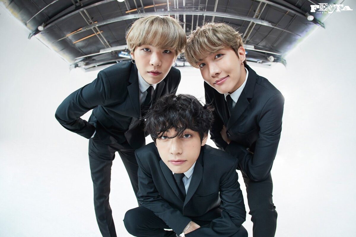 Bts update. группа бтс 2020. Bts festa 2018. бтс фото. бантан сонёндан.