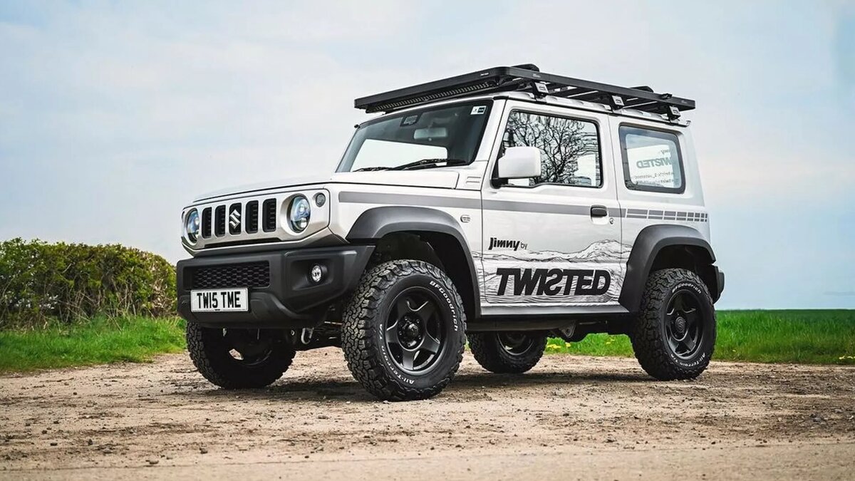 Он стоит 62 тысячи долларов: новый Suzuki Jimny стал самым прочным  внедорожником в своей истории | GoodBadCar | Дзен