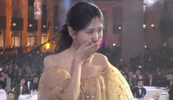 Ой, девчат, сейчас снова расплачусь.