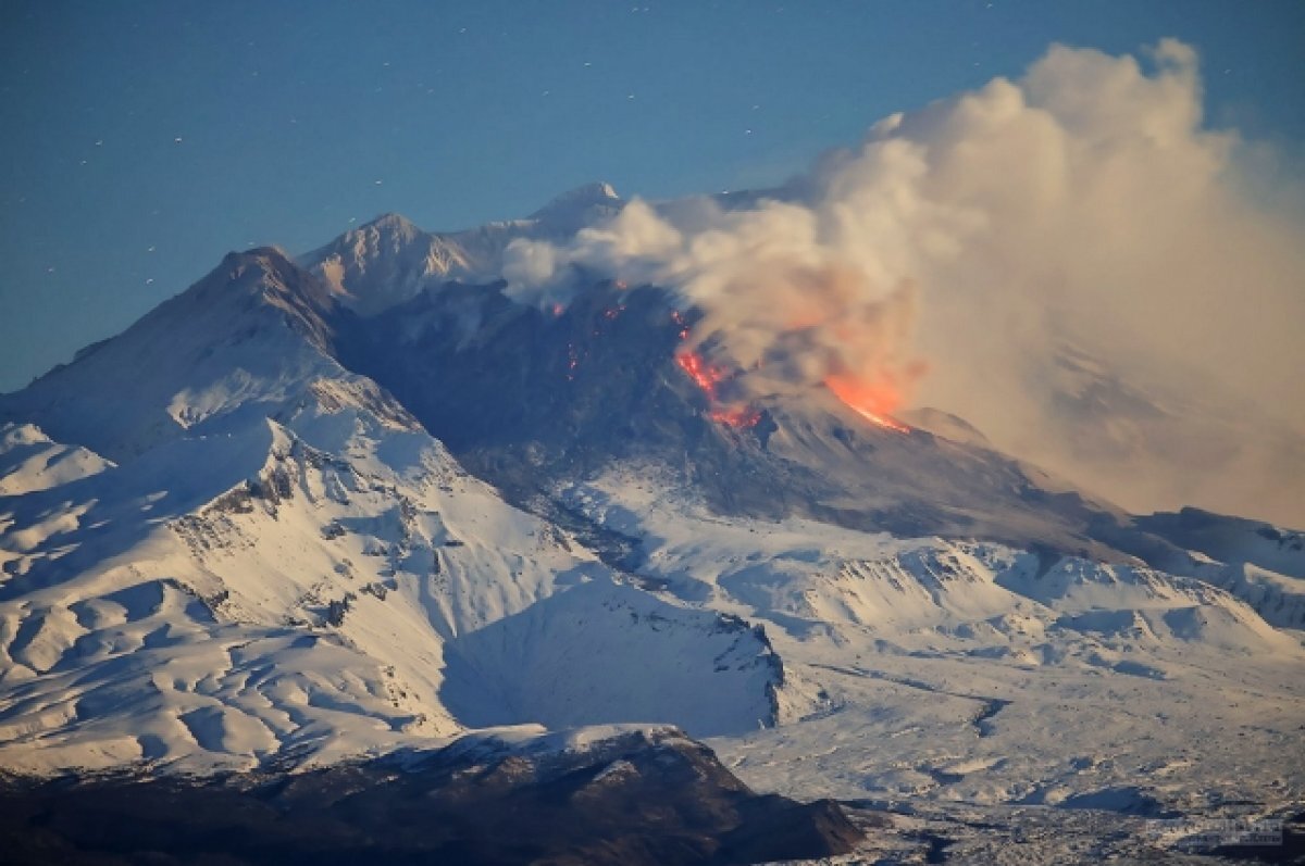    Вулкан Шивелуч на Камчатке повысил активность