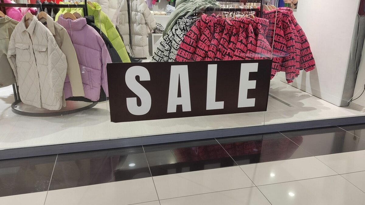     В тюменском торгово-развлекательном центре «Кристалл» готовят к открытию магазины Zara, Pull & Bear, Bershka и Stradivarius. Правда, под другими названиями — новые вывески уже готовы, передает тг-канал Темы Тюмени.