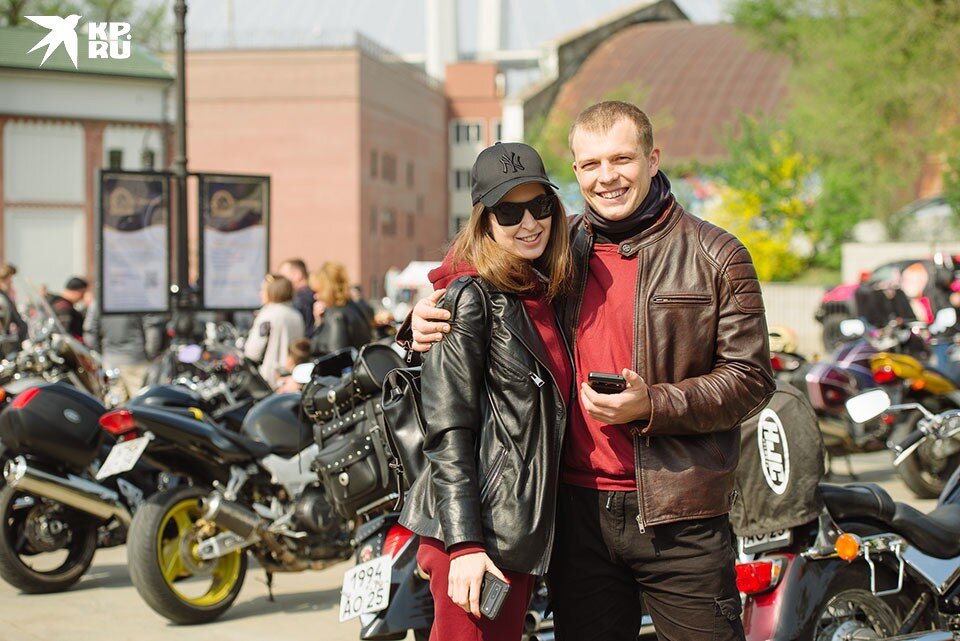    Некоторые пришли со своими вторыми половинками. Мария КАЮРОВА