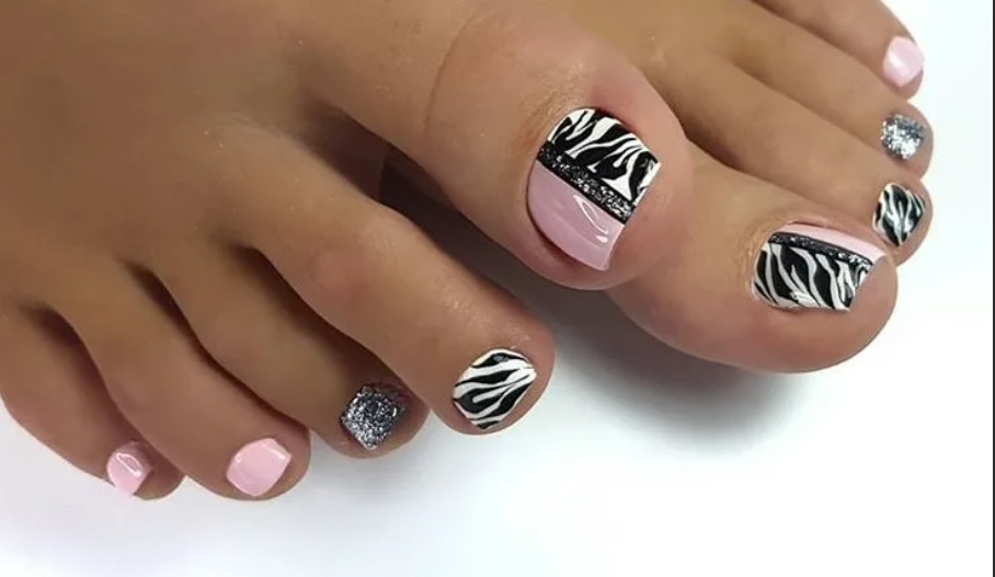 Педикюр 2021. Красивый педикюр. Красивый педикюр. Педикюр 2022 лето. Педикюр дизайн 2022 новинки лето.