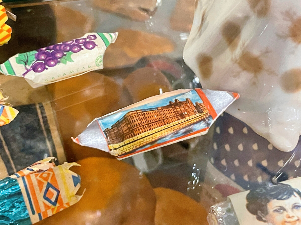Рисование конфеты в фантиках