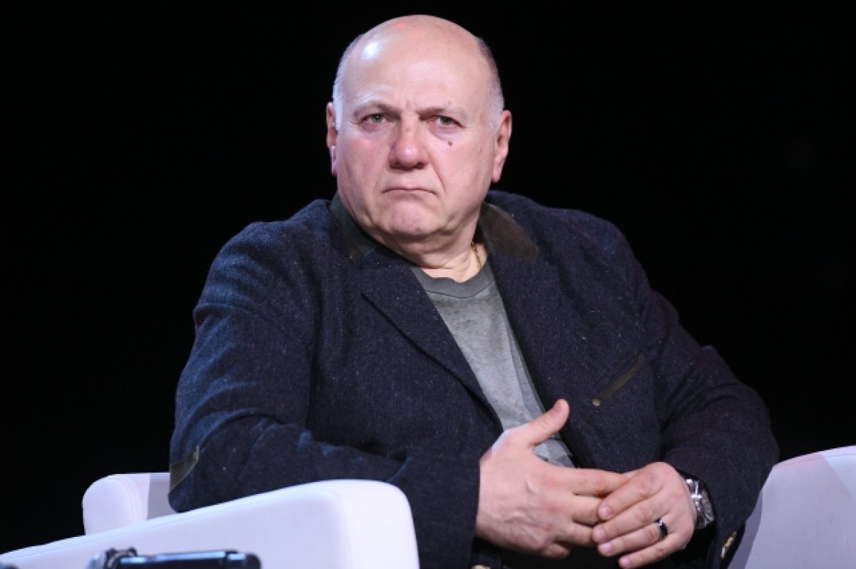    Актер Газаров посетил столичный пункт отбора на военную службу по контракту