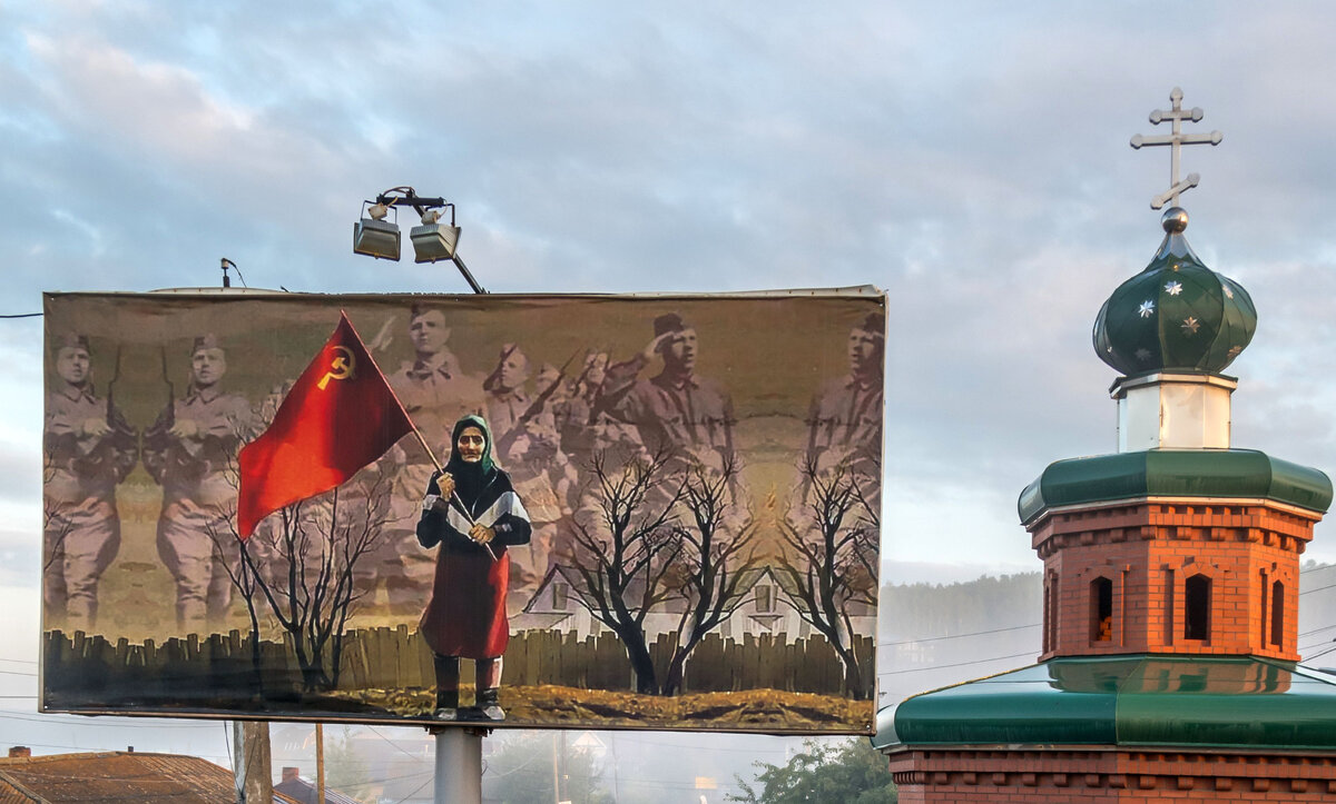 Поселок Тургояк, часовня Феодора Ушакова у храма Архангела Михаила. 