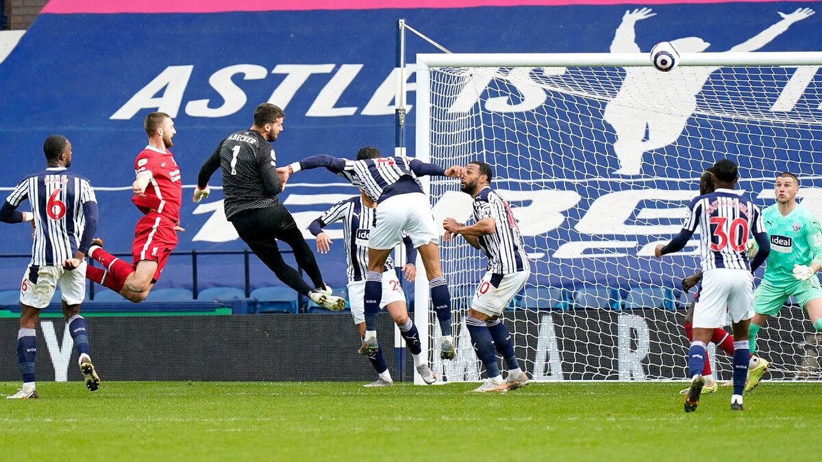 Забить гол головой. Алиссон Беккер Ливерпуль 2021. Alison Becker goalkeeper. Футбольный клуб Вест бром. Вест Бромвич.