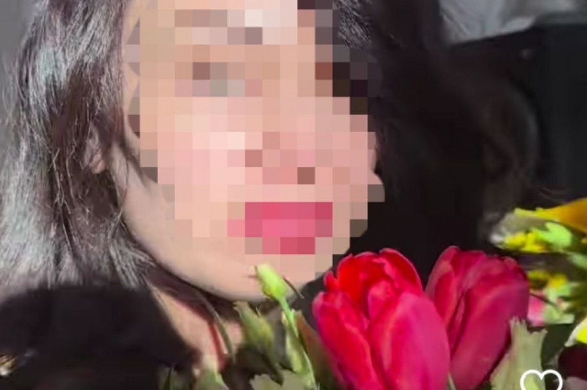    Евгения была очень красивой девушкой.