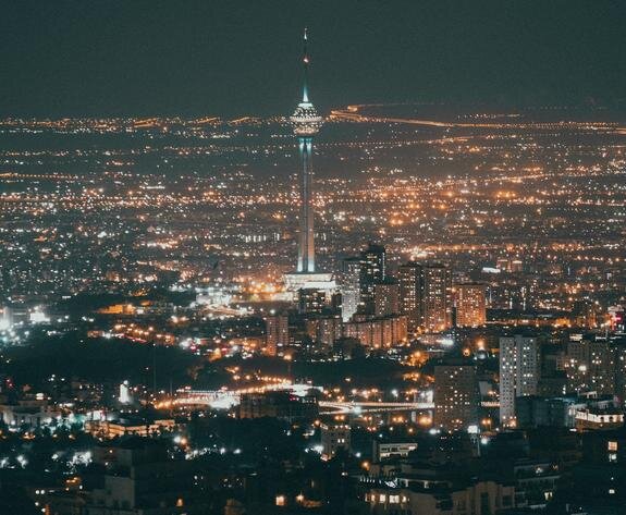    Тегеран, unsplash.com/photos/Ki8SJVUw-EU