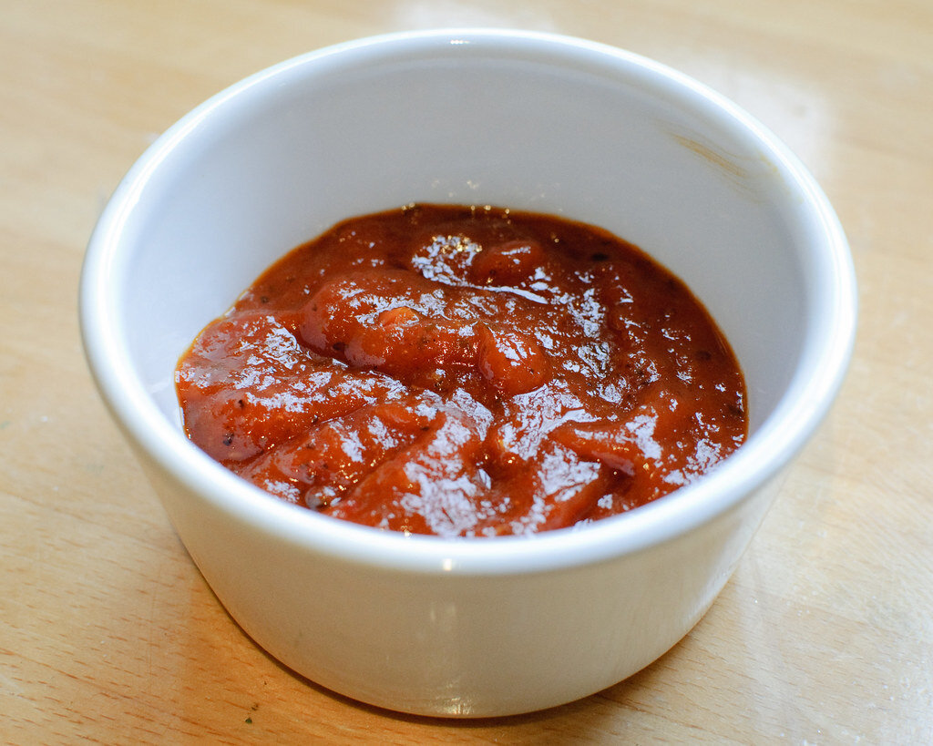 Сметанный соус с чесноком и зеленью — рецепт с фото пошагово