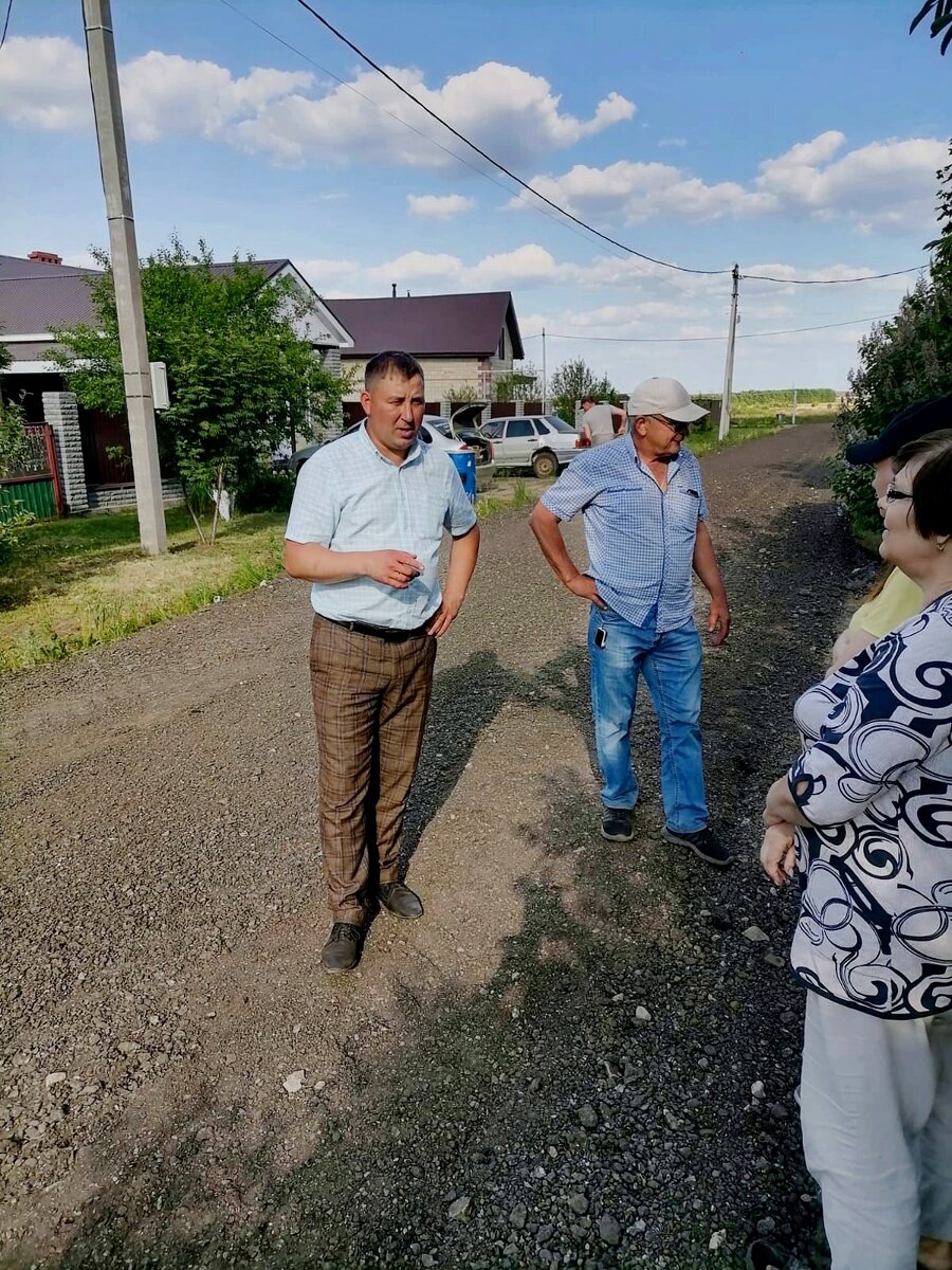 👏🚧 В деревне Старые Ерыклы идут ремонтные работы дорожного покрытия по  улице Молодежная и Цветочная | Новости Тукаевского района | Дзен