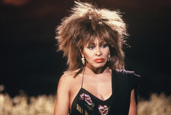    Американская и швейцарская певица, автор песен, актриса и танцовщица Тина Тернер