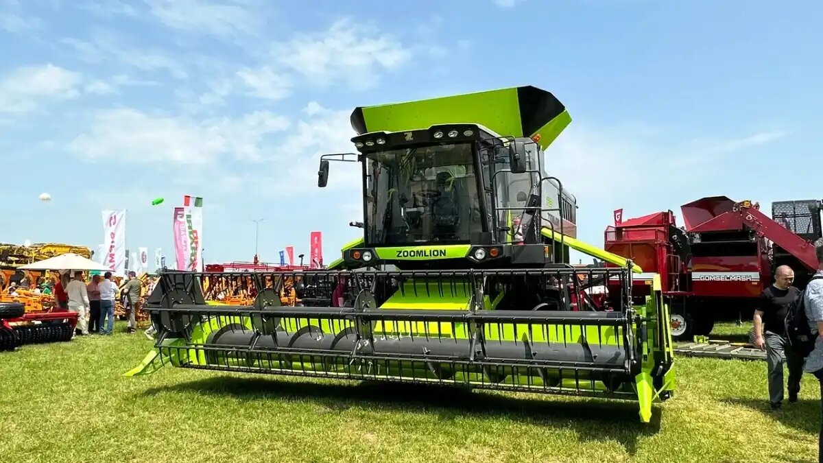 Фото: Zoomlion Зерноуборочный комбайн Zoomlion TF120    