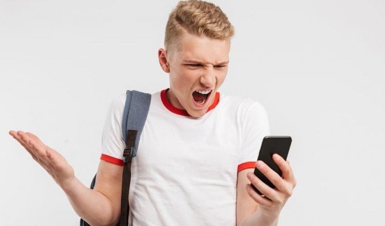    Вас тоже бесит, когда без видимых на то причин гаснет экран?