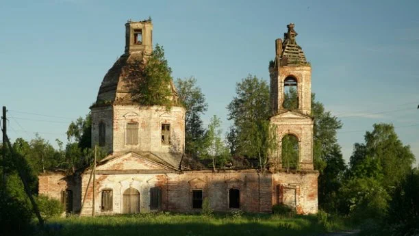 До революции Вахтино официально называлось селом Успенским в честь церкви Успения Богородицы.
