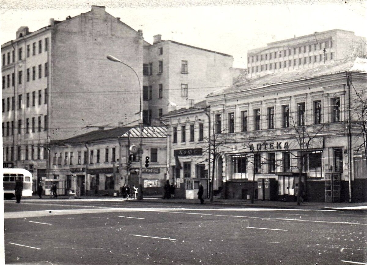 Такой была Москва в 1960-70 годах и так в 2022 выглядят эти места на фото  сделанных с тех же точек | Armen | Дзен