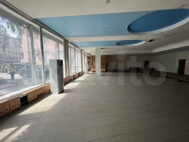    Помещение можно использовать под магазин или офис