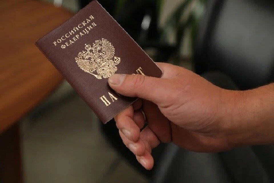     Подать документы на паспорт можно будет без отрыва от производства Дмитрий АХМАДУЛЛИН