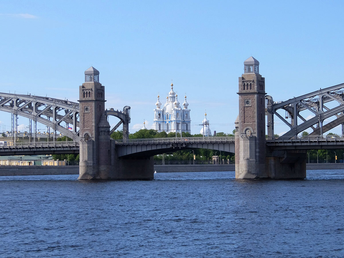 Санкт-Петербург, все фото - автора. Обратите внимание - на каждом присутствует вода.