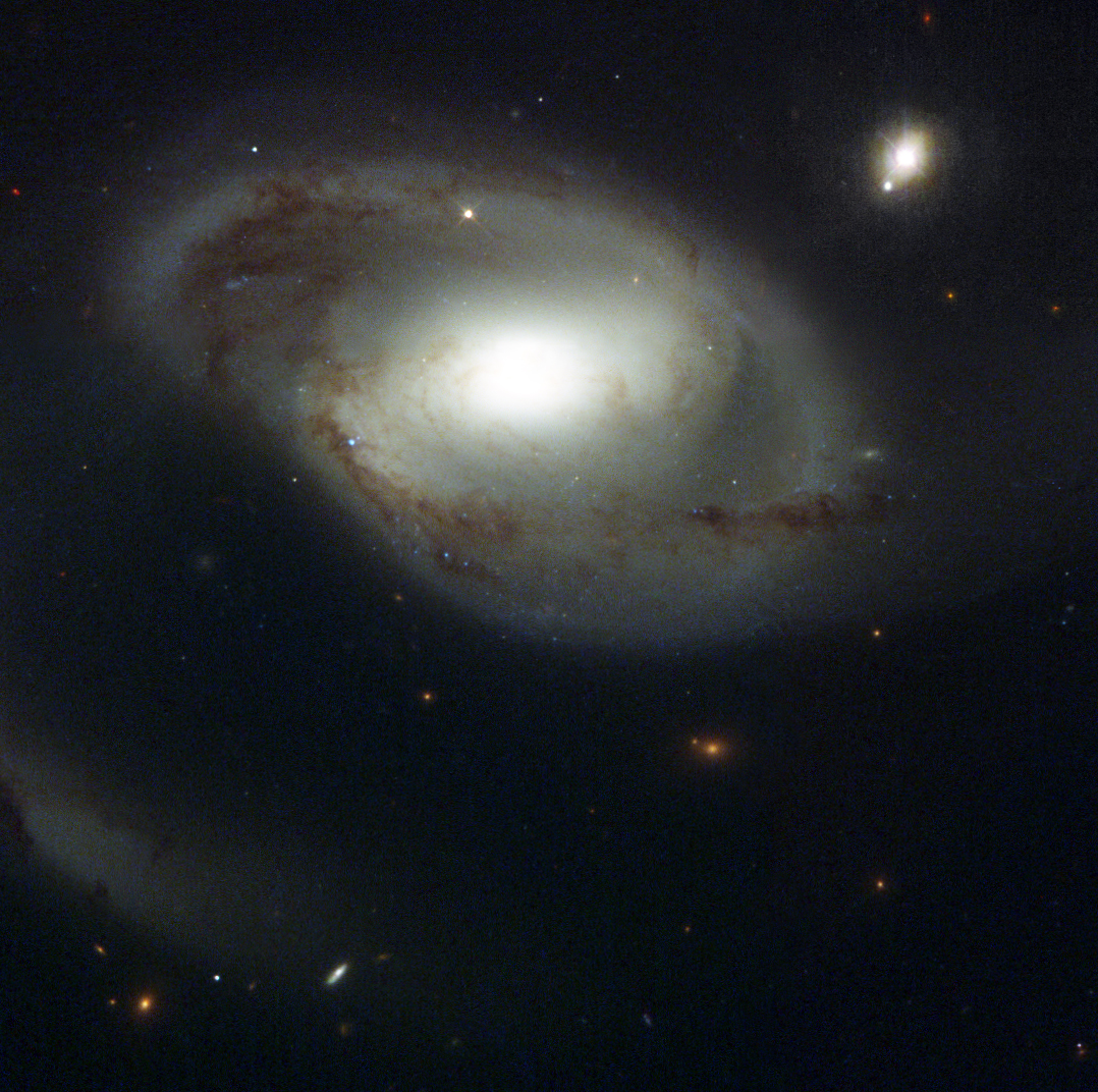 Галактика NGC 4319 и квазар Маркарян 205