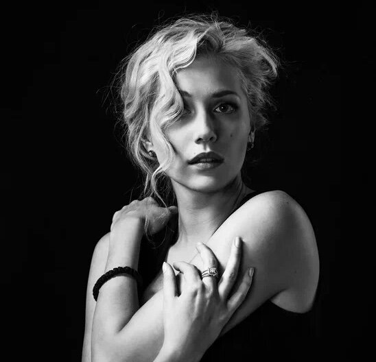 Актриса Карина Андоленко. Яндекс фото 