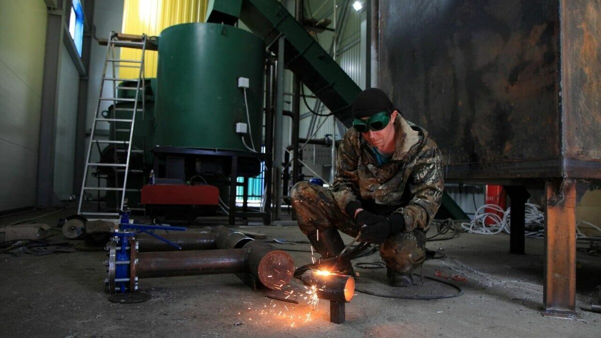     Более 50 котельных и 25 километров коммунальных сетей отремонтируют в этом году в Тюменской области в преддверии нового отопительного сезона.