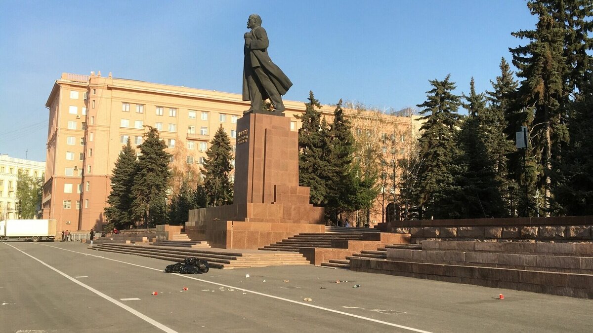 Г челябинск пл. Площадь революции Челябинск. Челябинск площадь революции 7а Черёмушки.