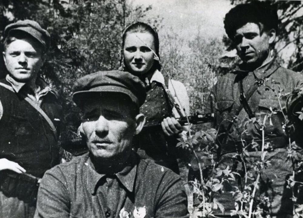 Минай Шмырев со своими бойцами