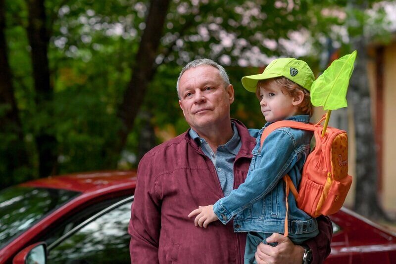 Кадр со съемок сериала «Всем по 50»