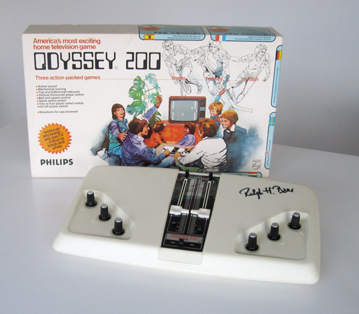 Игра филипс. Magnavox Odyssey 200. Magnavox Odyssey 100. Магнавокс Одиссей игры. Philips Odyssey.