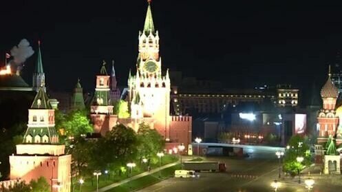     Президент Киргизии Садыр Жапаров по-прежнему планирует посетить Москву 8 мая, несмотря на произошедшую накануне атаку беспилотников на Кремль.