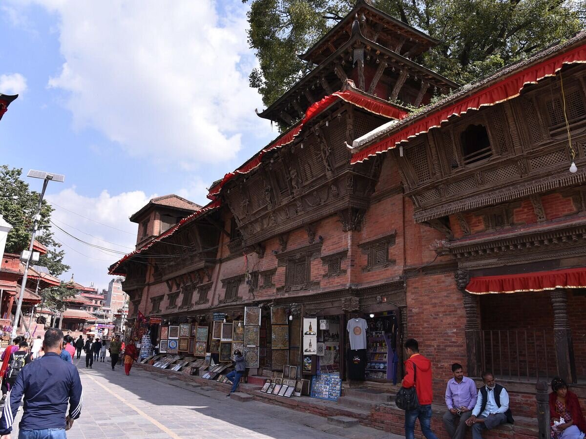    Храм КумариCC BY 2.0 / shankar s. / One of the roads leading out of the Hanuman Dhoka Durbar Square in Kathmandu