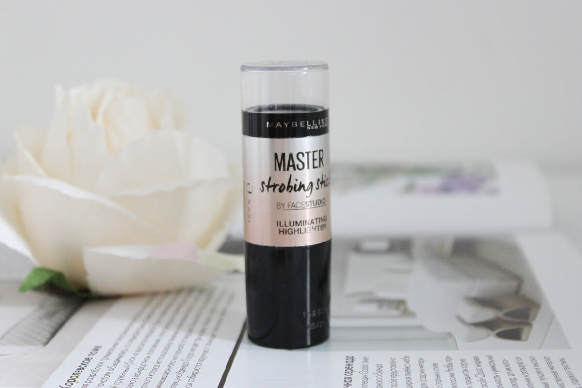 Хайлайтер-стик Maybelline Master Strobing Stick, в оттенке 100.