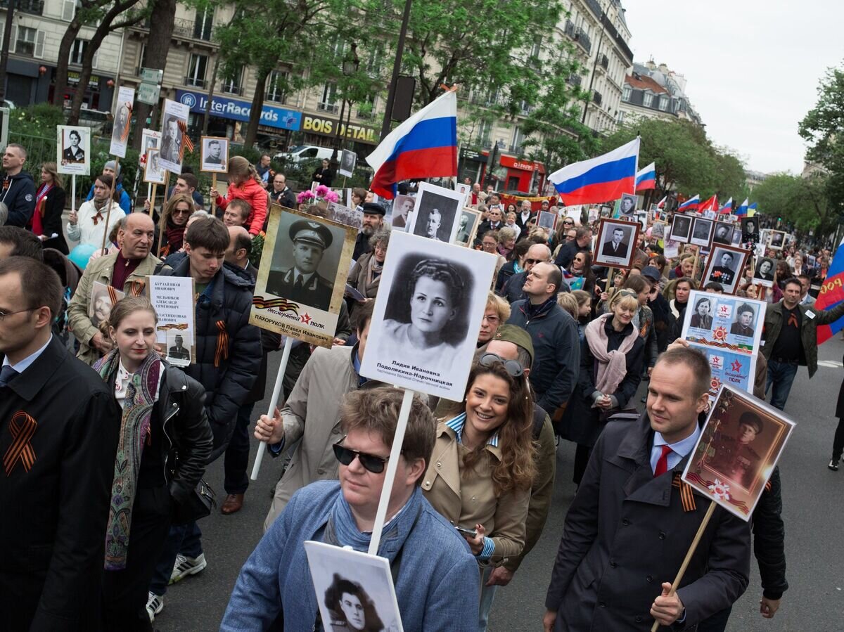    Акция "Бессмертный полк" в Европе© РИА Новости / Александр Кряжев