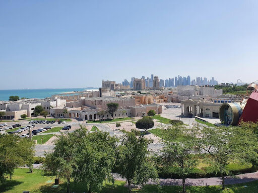 Столица Катара Доха, вид с холма Katara North Hills / Фото автора