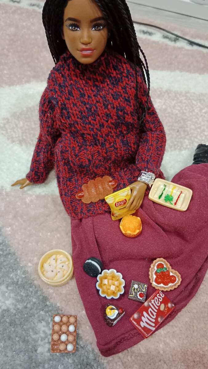 Даже чипсы есть! 