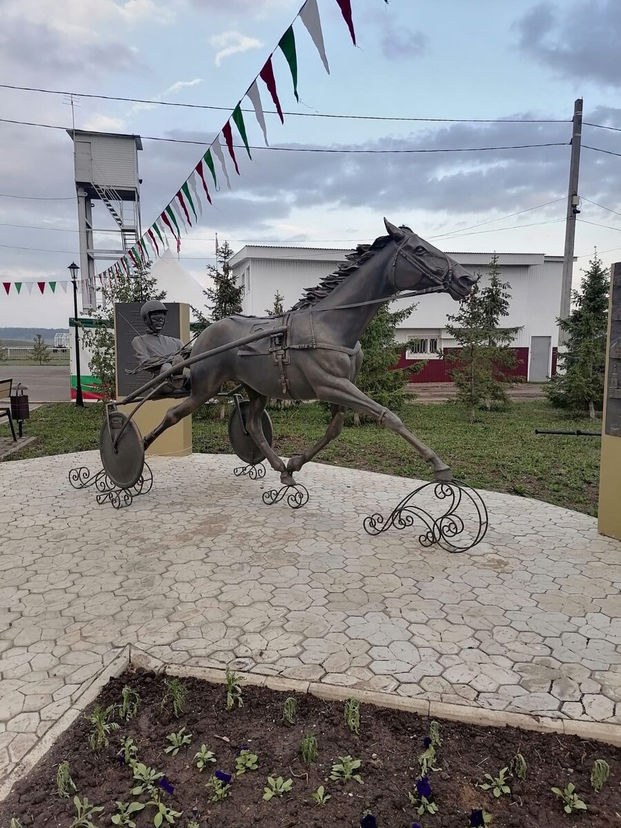 Памятник Рангоуту. Фото: МАУ "Конноспортивная школа" АМР РТ